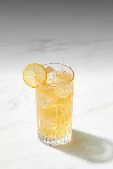 Citrus Spritz Cocktail  Courvoisier® - Le meilleur de l'eau - Le meilleur  de l'eau - Le meilleur de l'eau